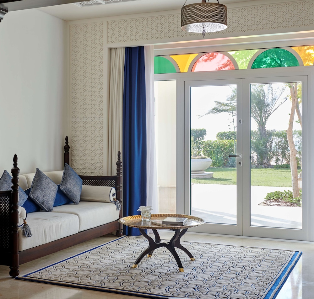 Hilton Salwa Beach Resort & Villas 48/82