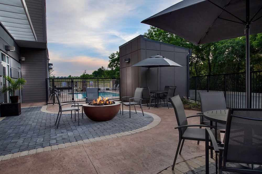 Fairfield Inn & Suites By Marriott Knoxville Lenoir City/I-75 31/37