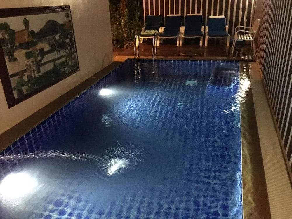 Phuket Airport Inn 36/52