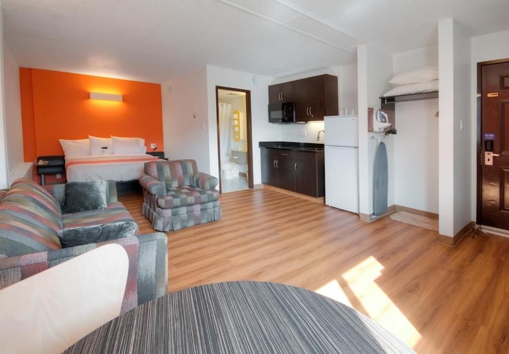 Motel6 Lethbridge Ab 49/62