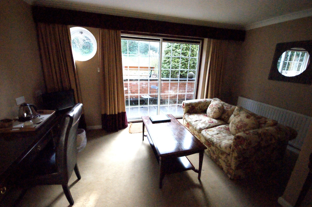 Donington Manor 33/50