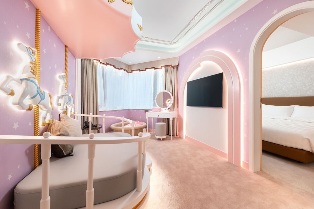 Princess, Renovated, Theme, Suite, Queen Bed