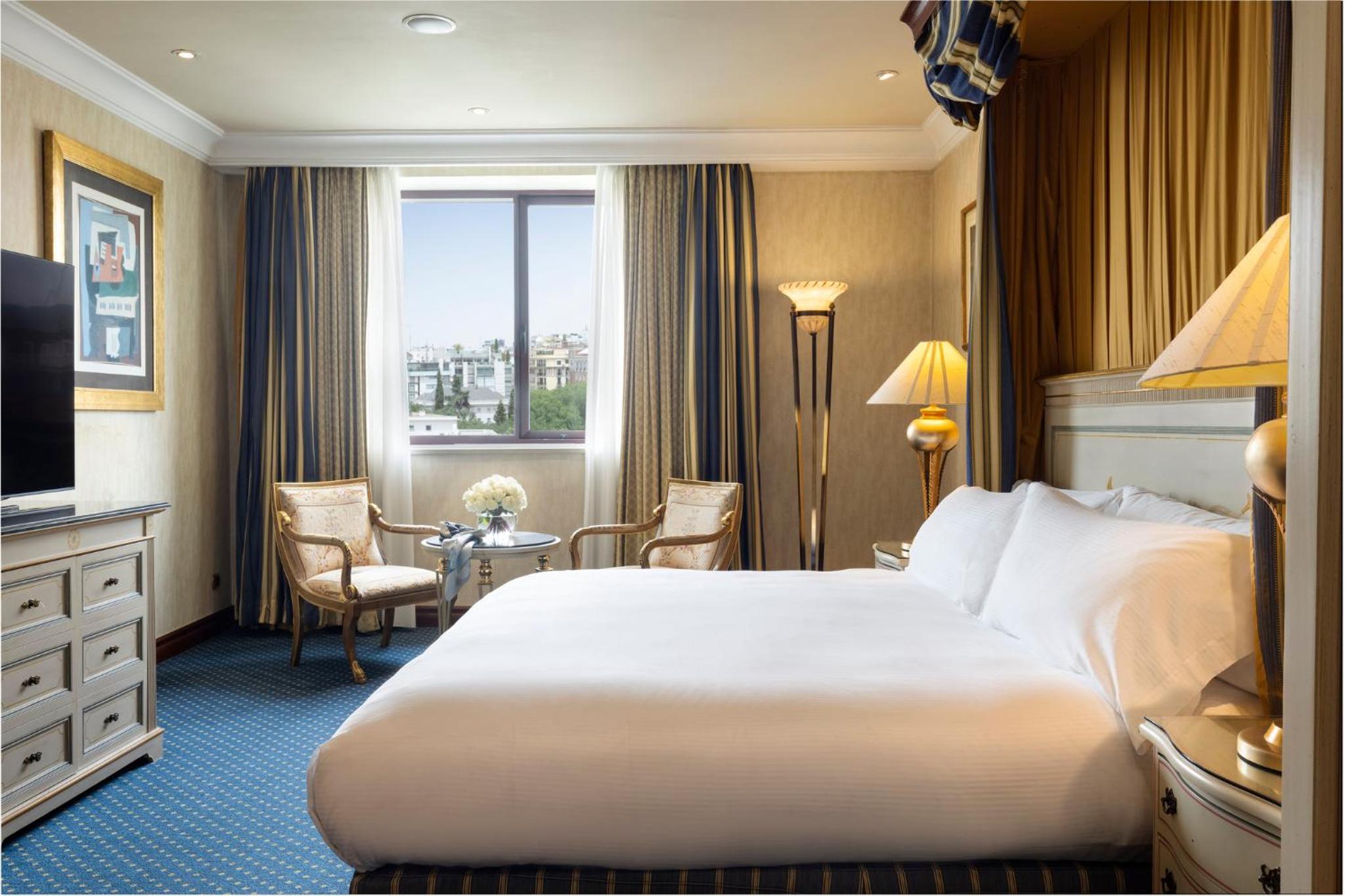 Ava, Suite, King Bed, Castellana View, Terrace, Club Lounge Access
