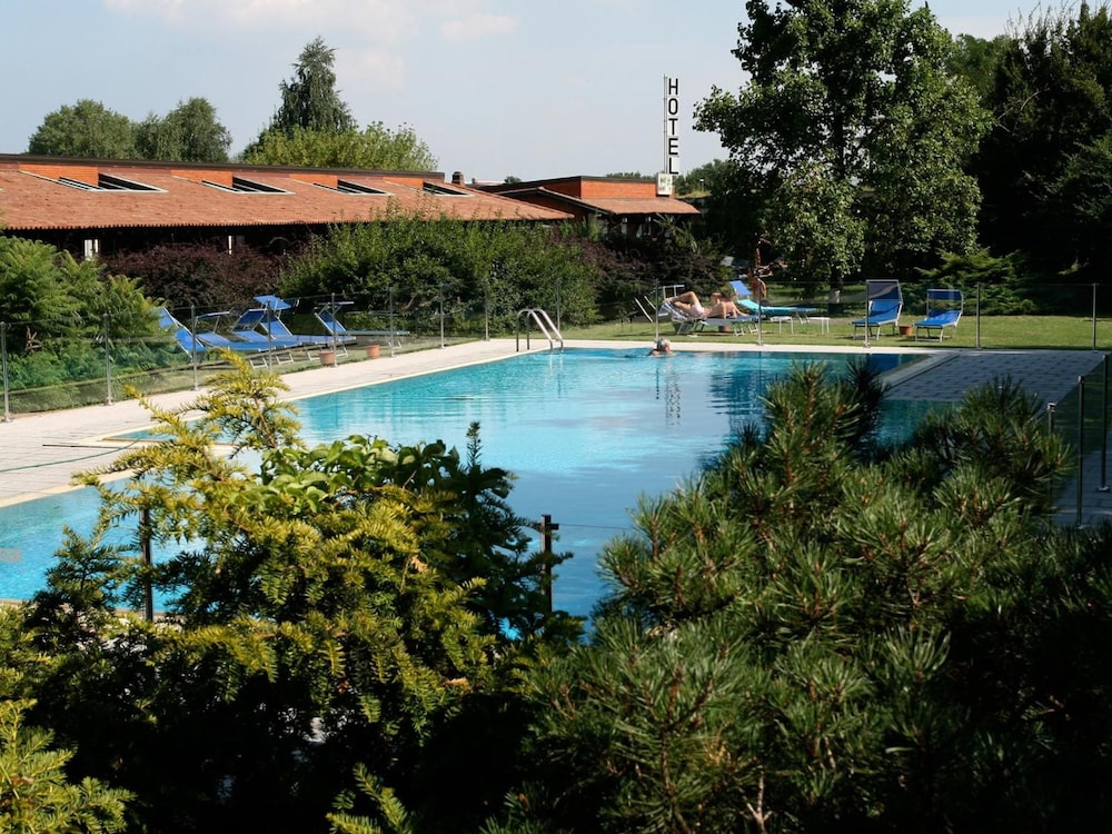 Golf Hotel 39/45