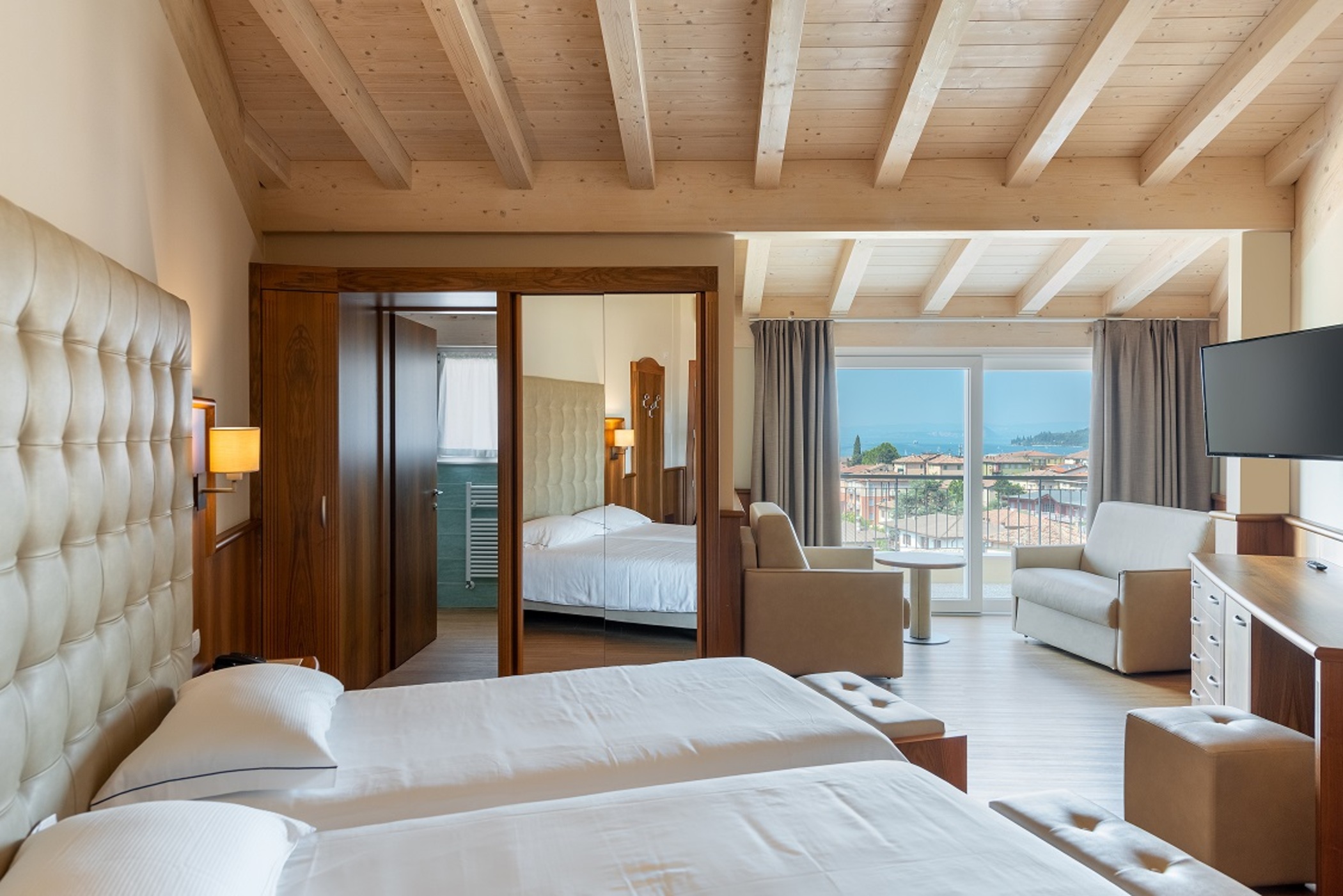 Superior, Multiple Beds, Lake View