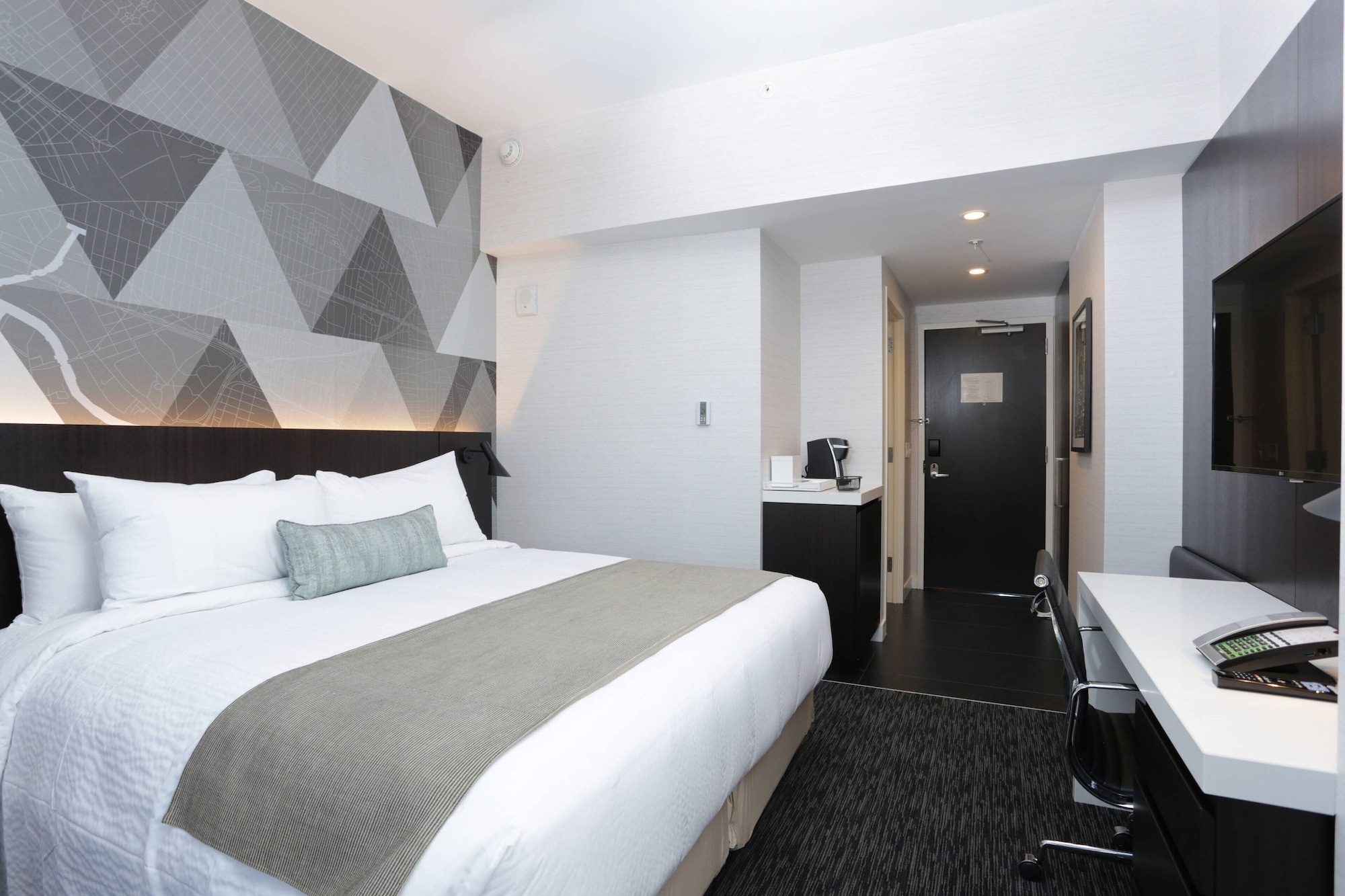 Room at COURTYARD LONG ISLAND CITY/NEW YORK MANHATTAN VIEW, NEW YORK - NY