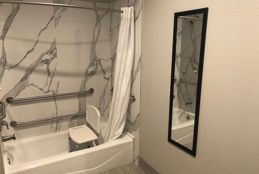 Hotel Blue Spring 9/24