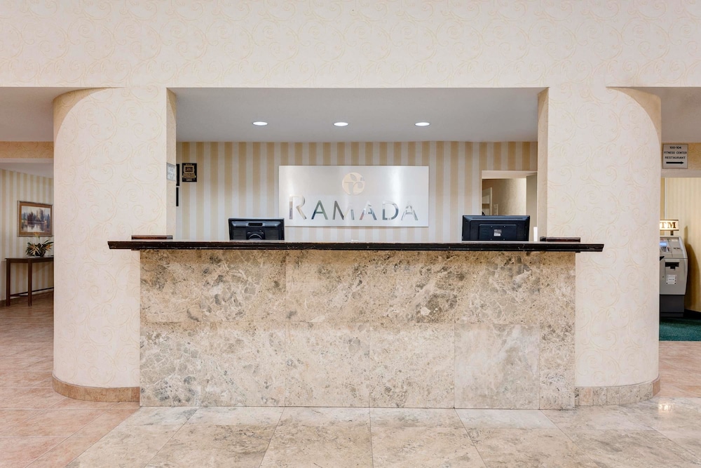 Ramada by Wyndham Cleveland Airport West 12/35