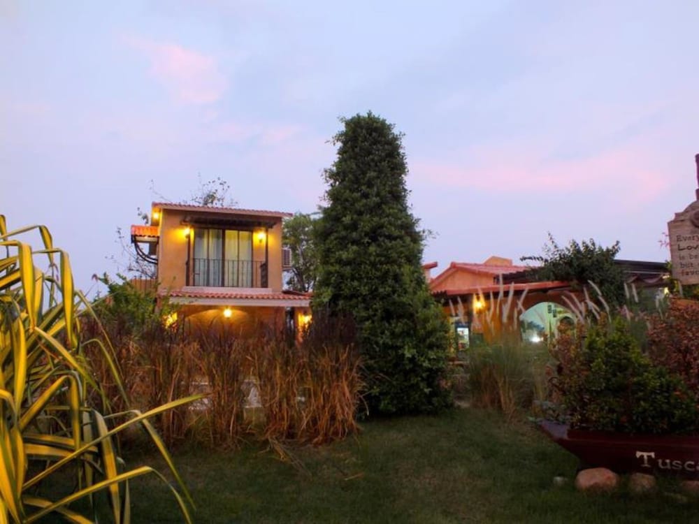 Villa Tuscany Country Resort 41/44