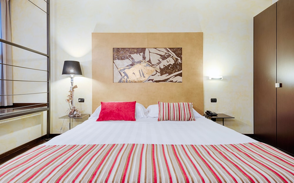 SUPERIOR, DOUBLE BED