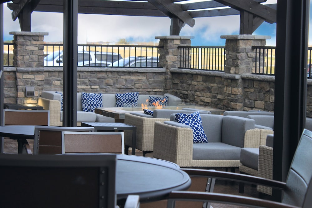 Holiday Inn Suites Hopkinsville Convention Ctr 19/41