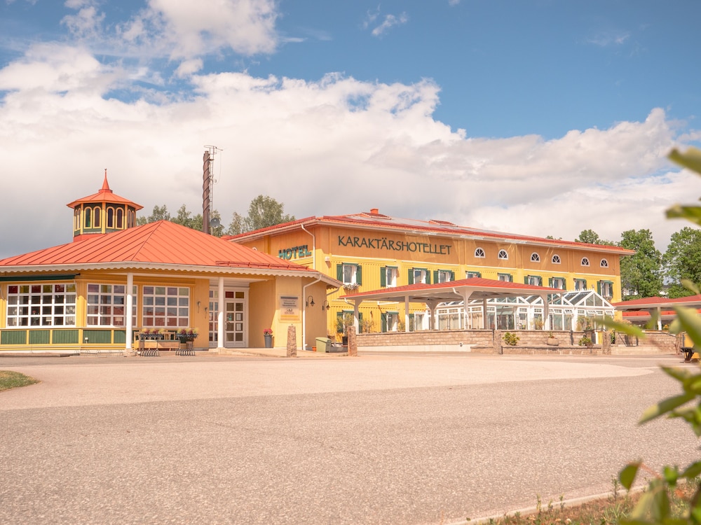 Björkbackens Karaktärshotell 1/50