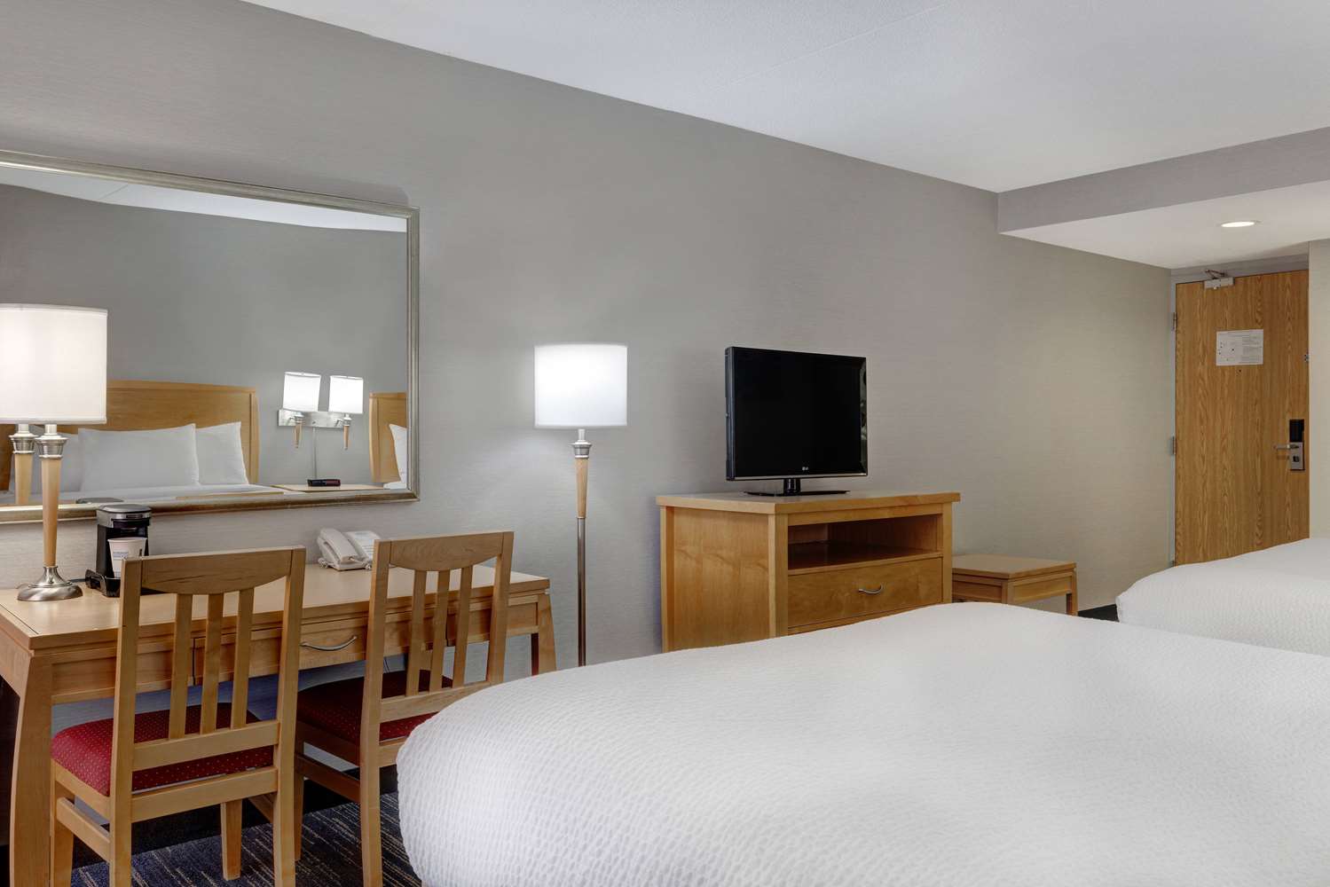 Days Inn By Wyndham Niagara Falls Near The Falls 38/44