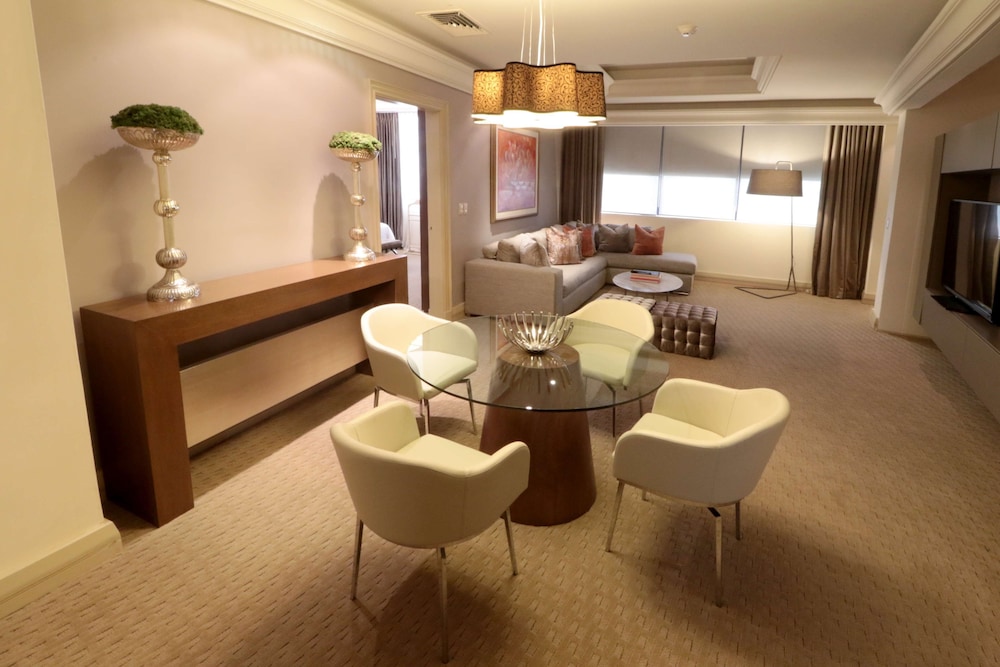 MS Milenium Monterrey Curio Collection by Hilton 54/77