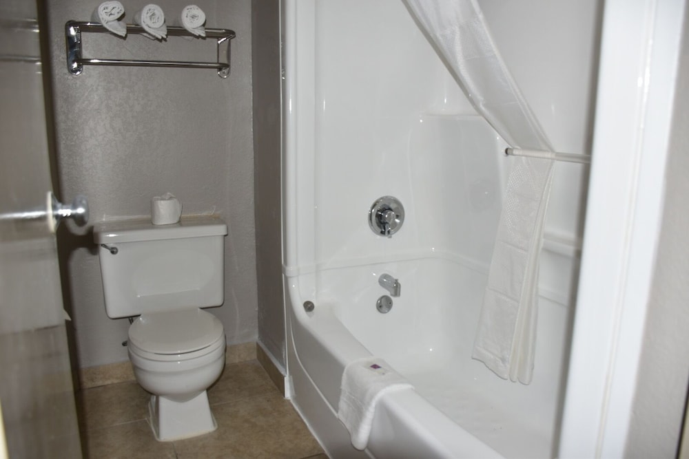 Studio6 Grand Prairie, TX 49/60