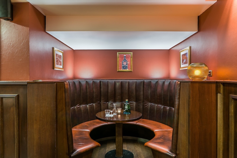 Garner Hotel Essen - Handelshof by IHG 70/85