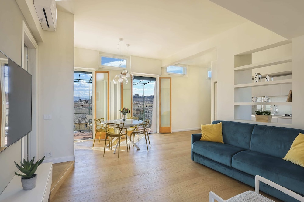 Penthouse With big Terrace in Oltrarno-hosted by Sweetstay 14/25