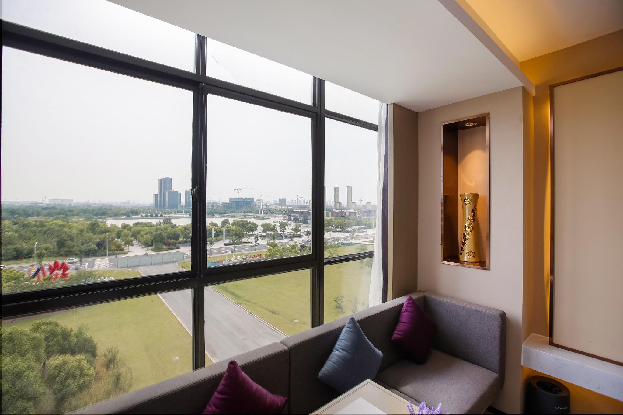Lavande Hotel (Wuxi East Railway Station) 62/70