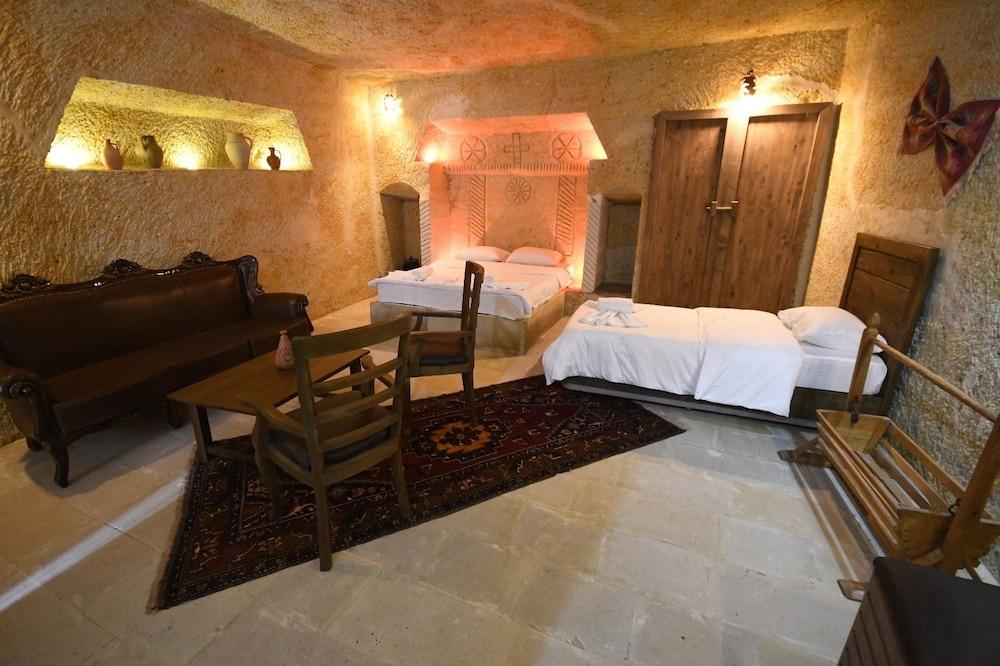 Cave, Superior, Double Bed