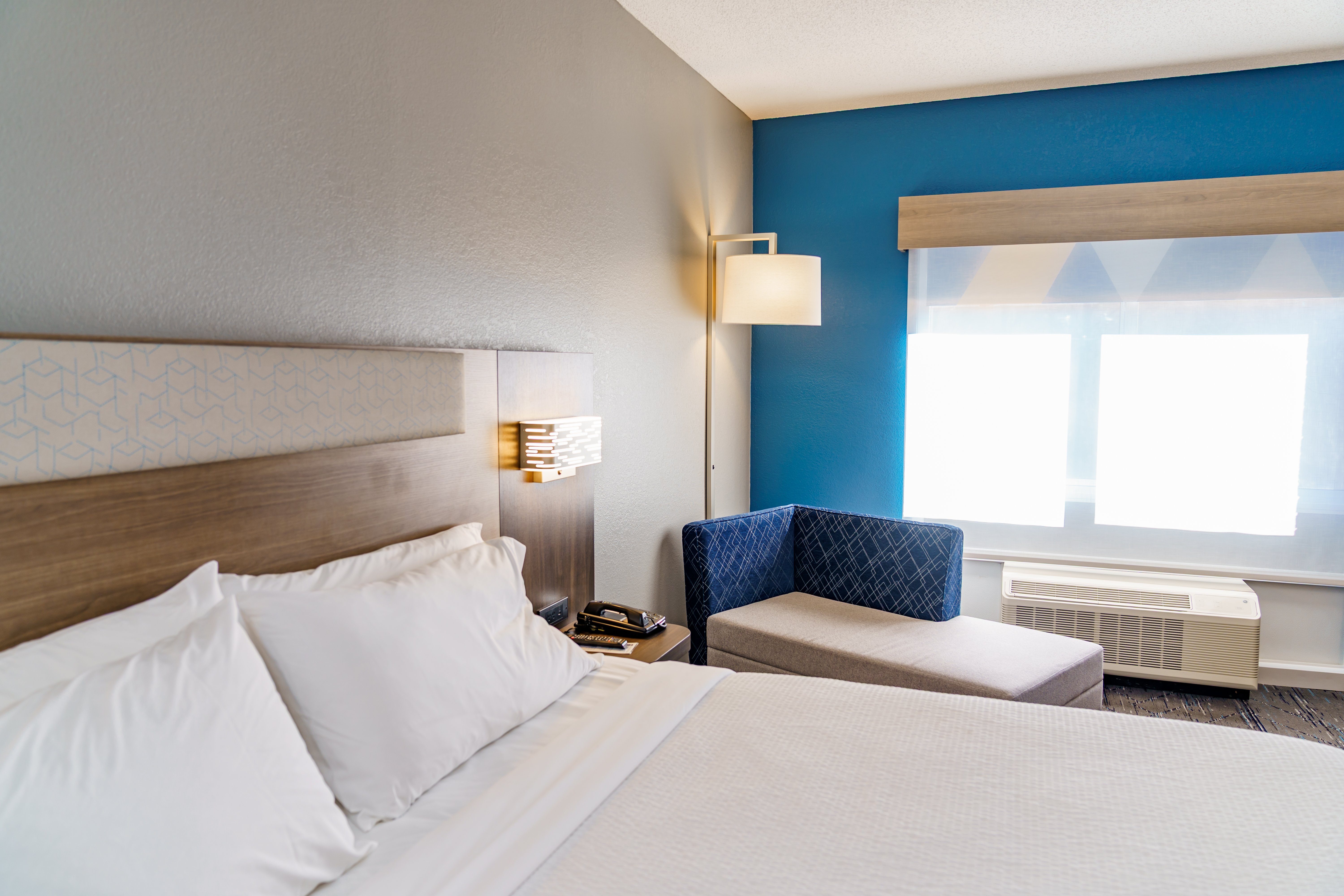 Holiday Inn Express Hotel and Suites Raleigh Sw Nc State 26/80