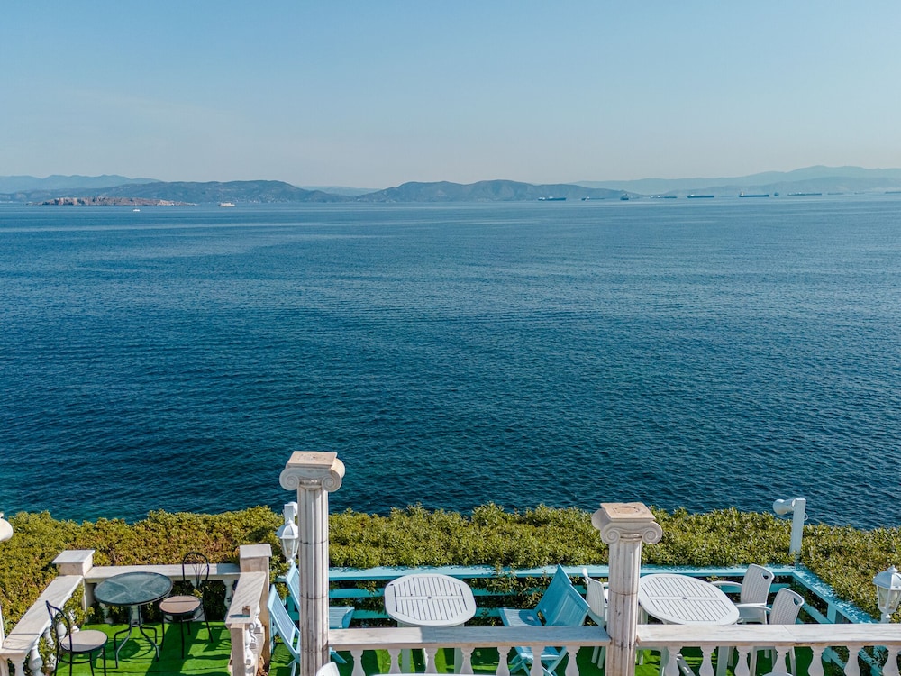 Hotel-Mistral Aegina 25/50