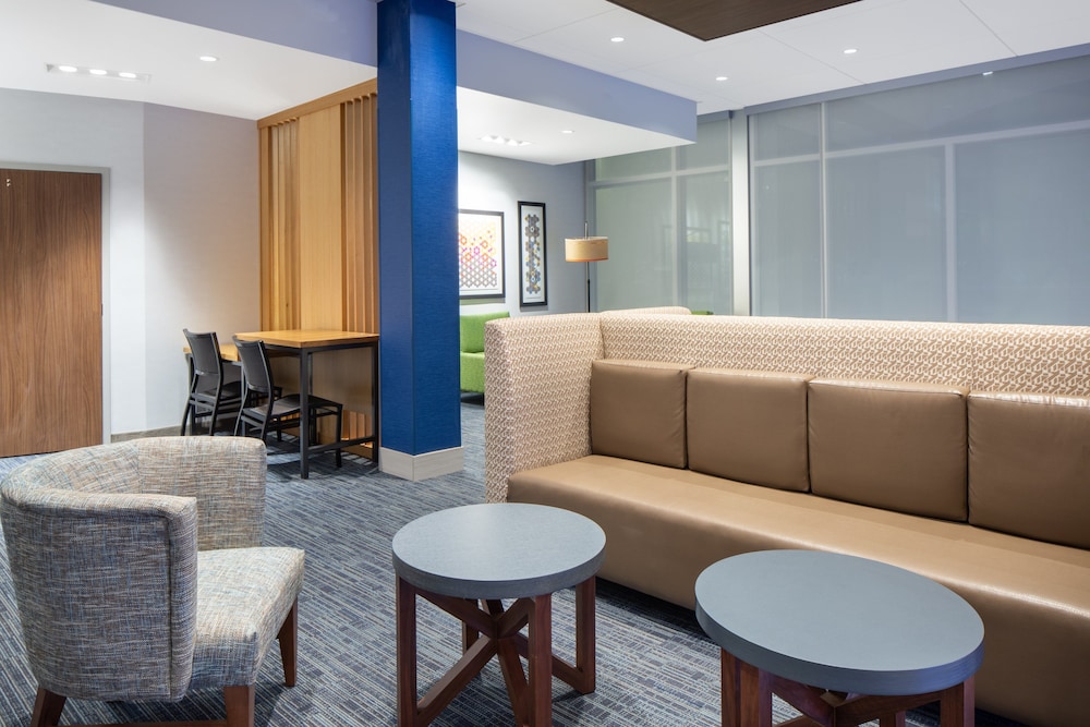 Holiday Inn Express and Suites Chico an IHG Hotel 7/66
