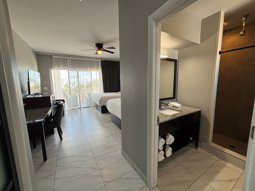 Grace Bay Suites 49/50