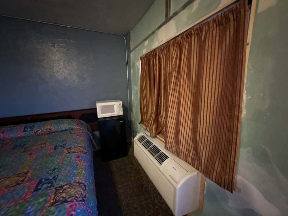 Gray Plaza Motel Benton Rend Lake I-57 39/39