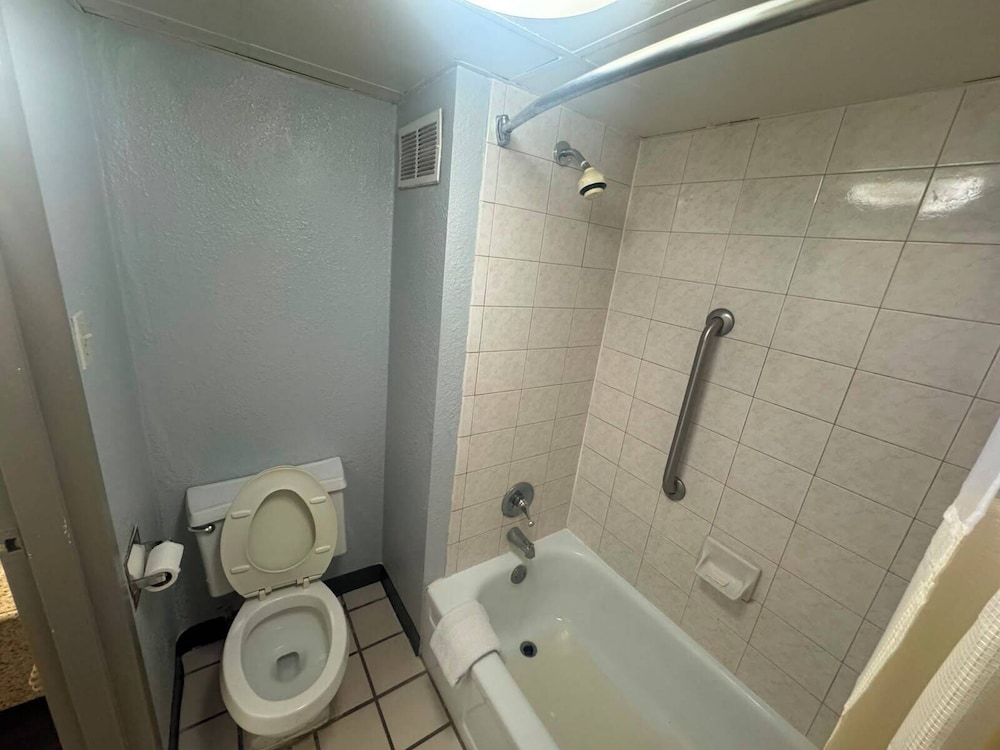 Express Inn Suites 58/58