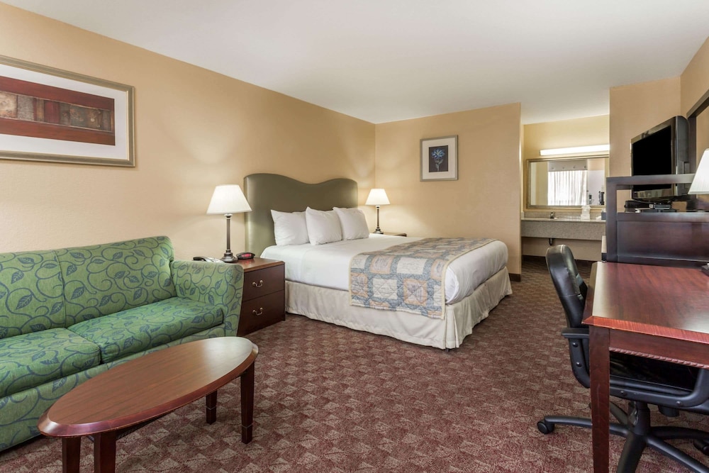 Ramada by Wyndham Altamonte Springs Near I-4 15/39