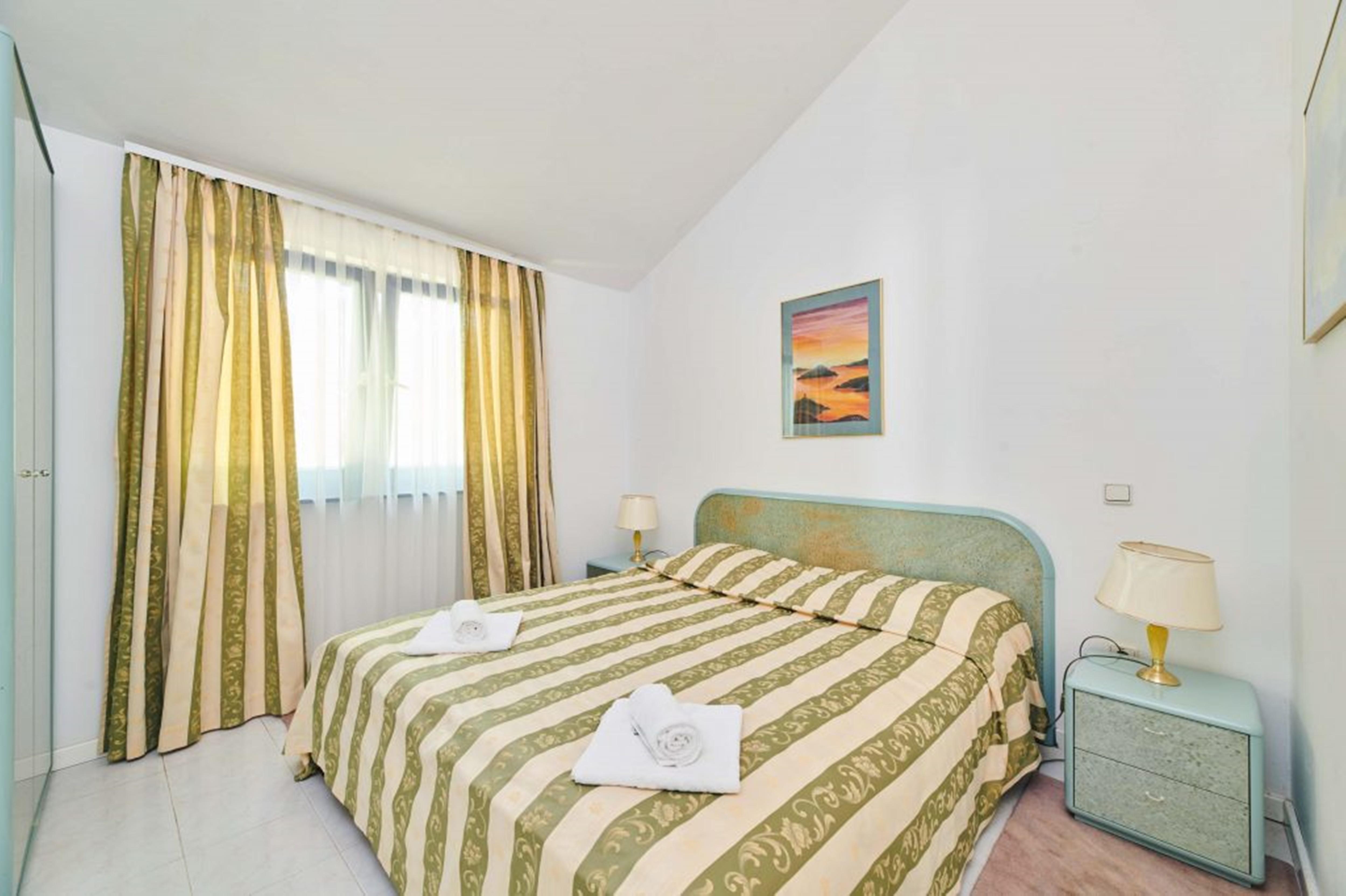 2 Bedrooms, Classic, Apartment, Balcony or Terrace