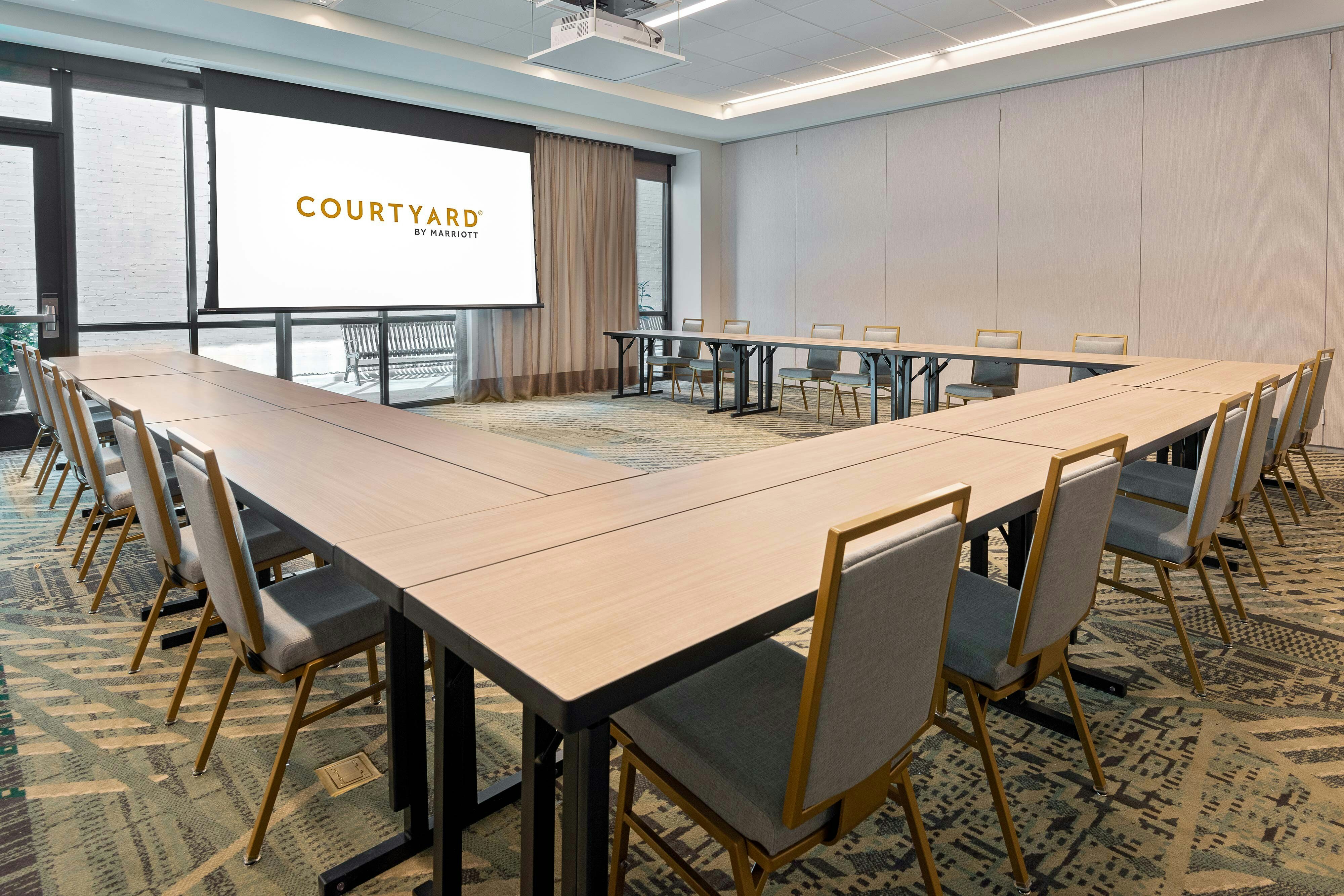 Courtyard by Marriott Atlanta Midtown 24/28