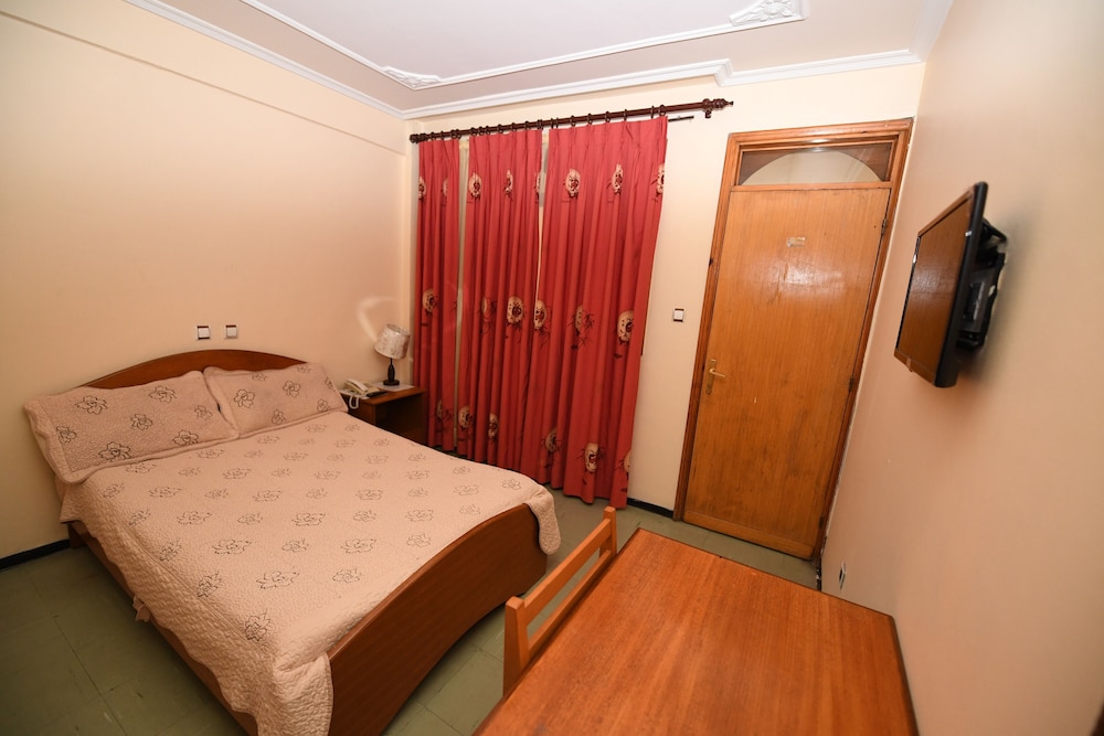 Weygoss Guest House 5/17