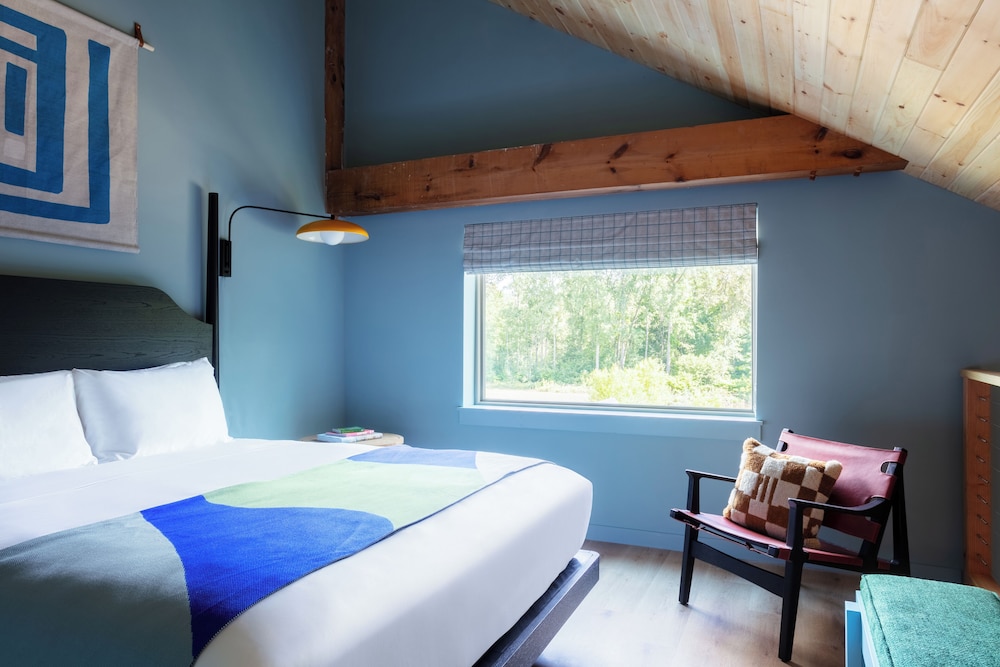 Pavilion, Loft, Suite, King Bed