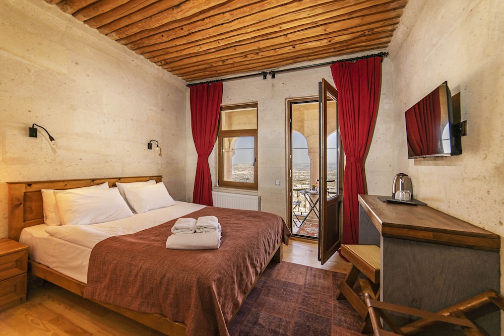 Alice in Cappadocia 5/46