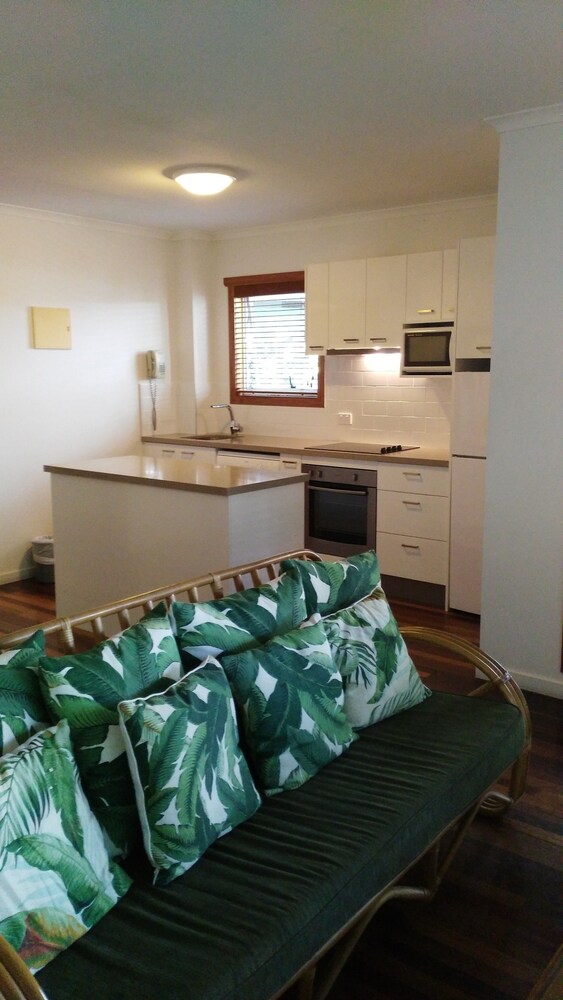 South Pacific Resort 56/78
