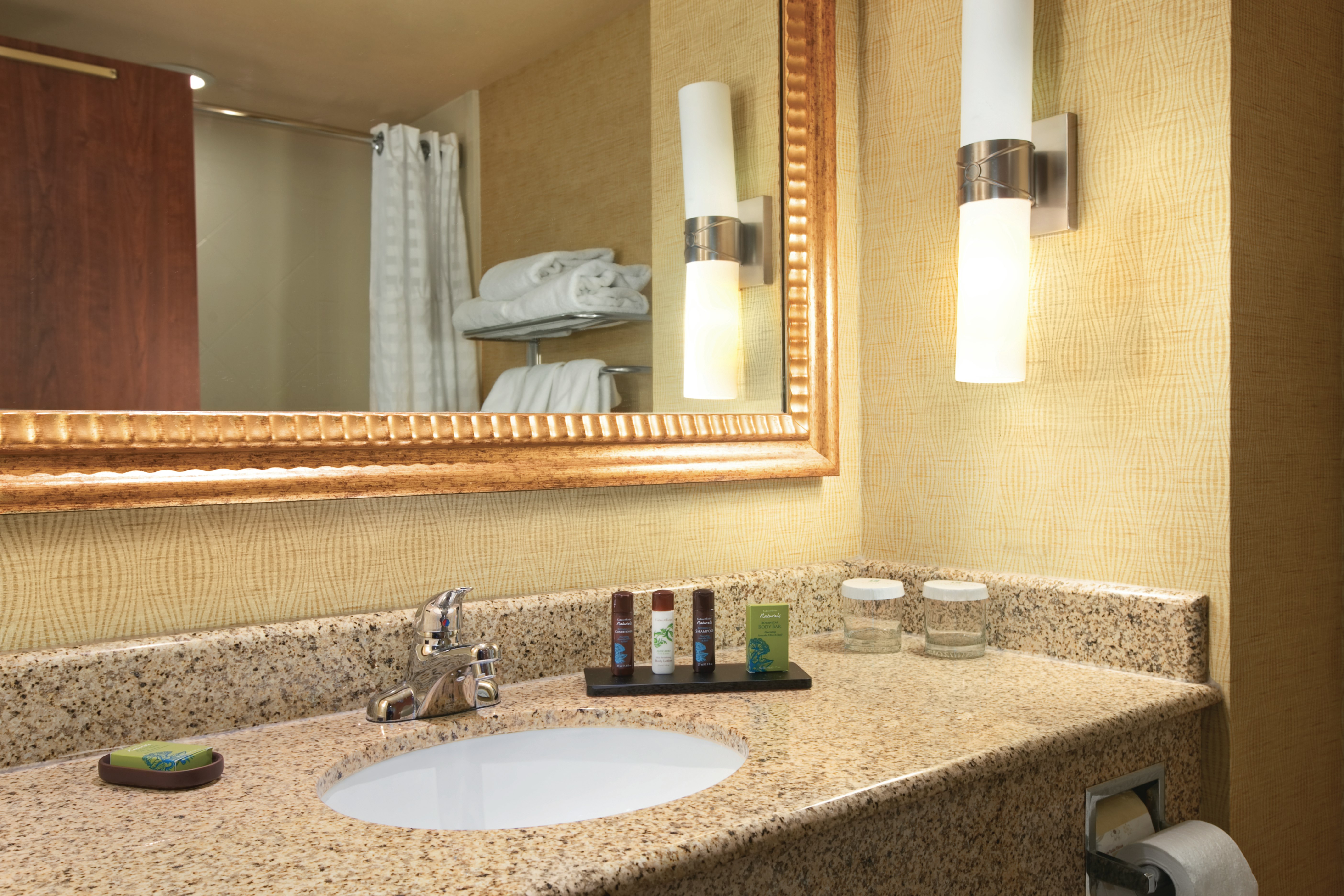 Embassy Suites By Hilton E Peoria Riverfront Conf Center 60/60