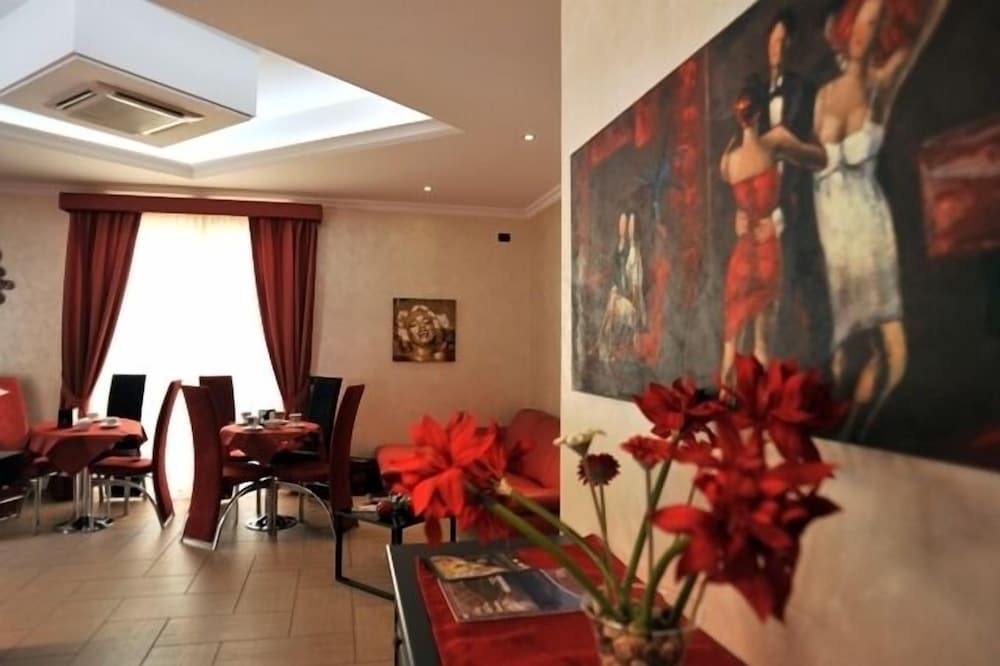 Hotel Flora 64/74