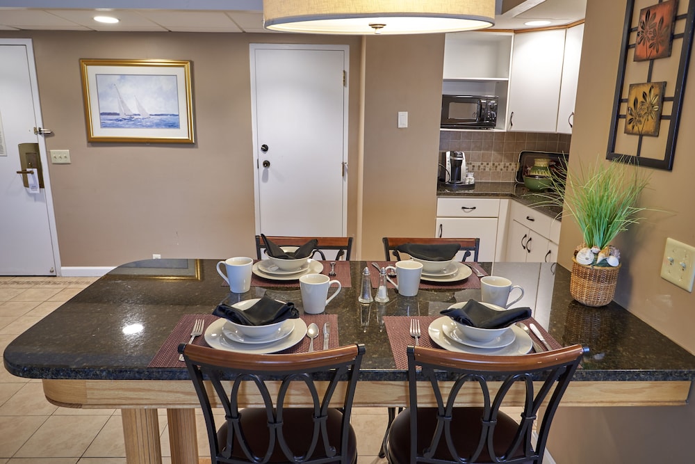 Seaport Inn And Marina 25/29