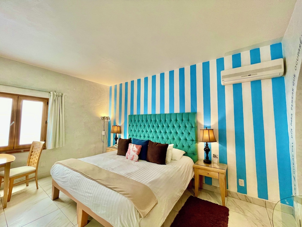 STANDARD, KING BED