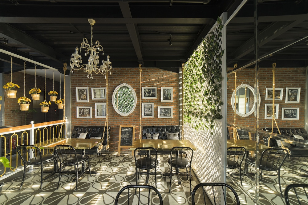 Summerbird - Bed And Brasserie 51/63