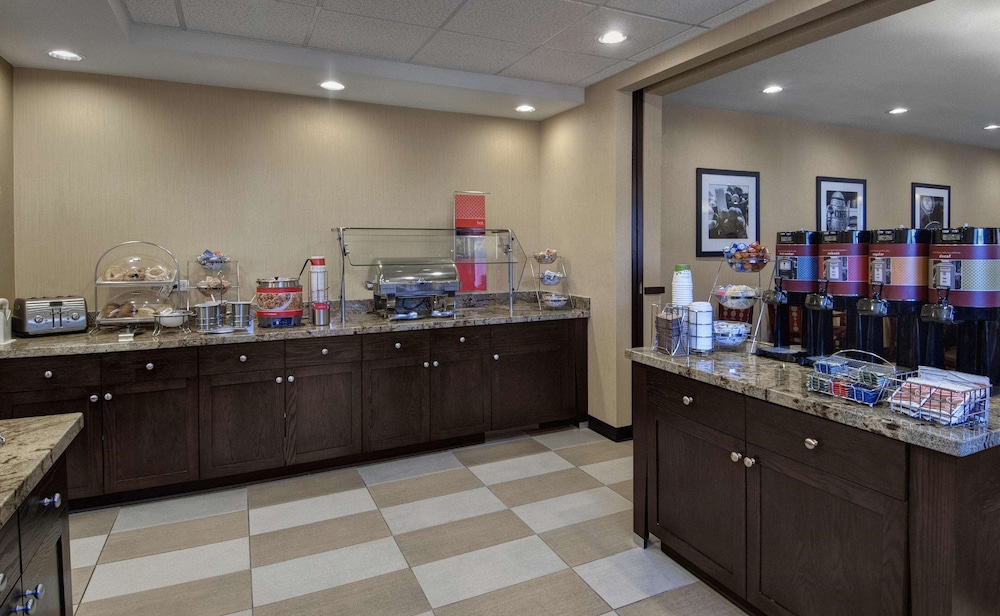 Hampton Inn Provo 28/34