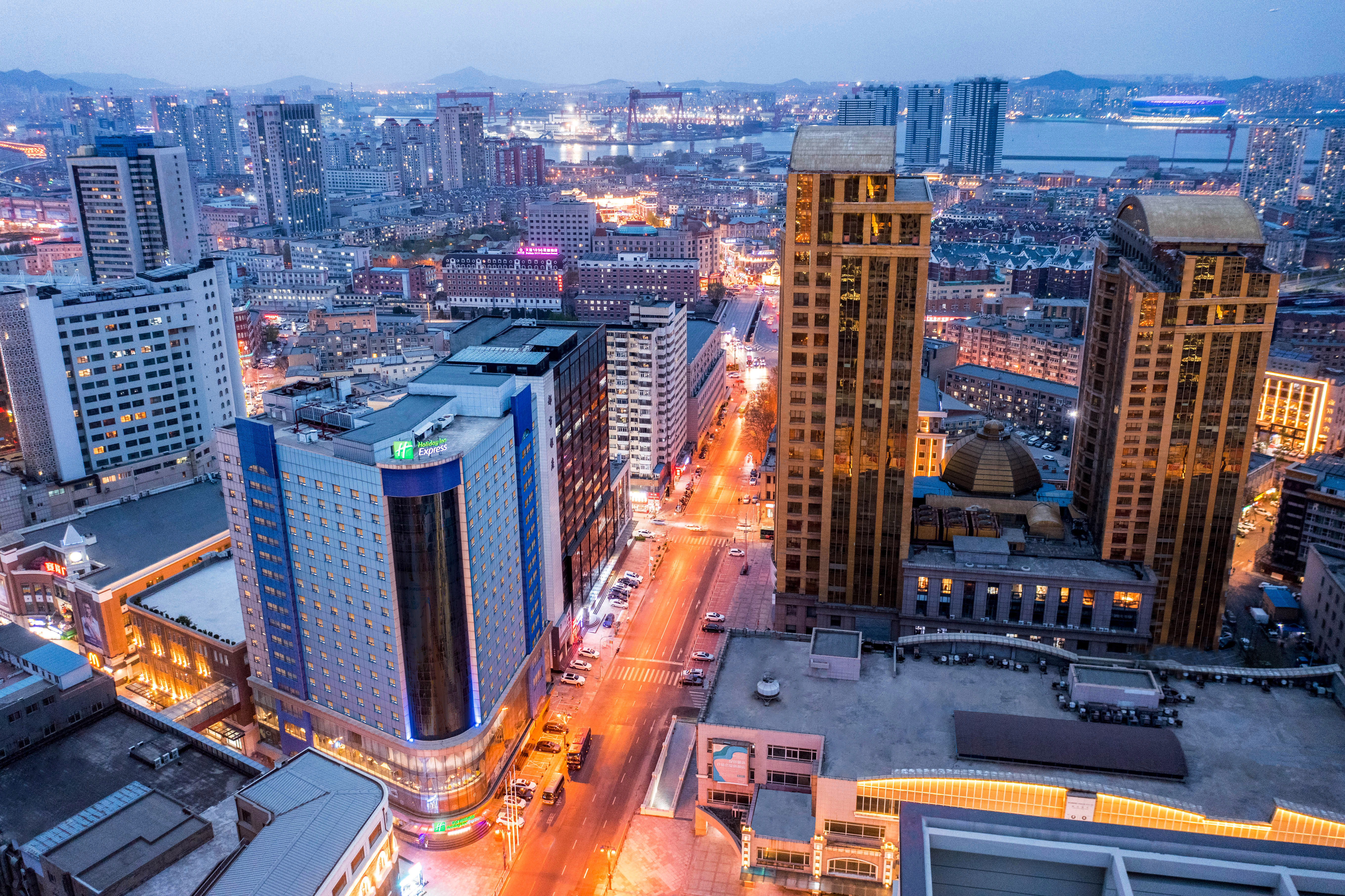 Holiday Inn Express Dalian City Center 6/50