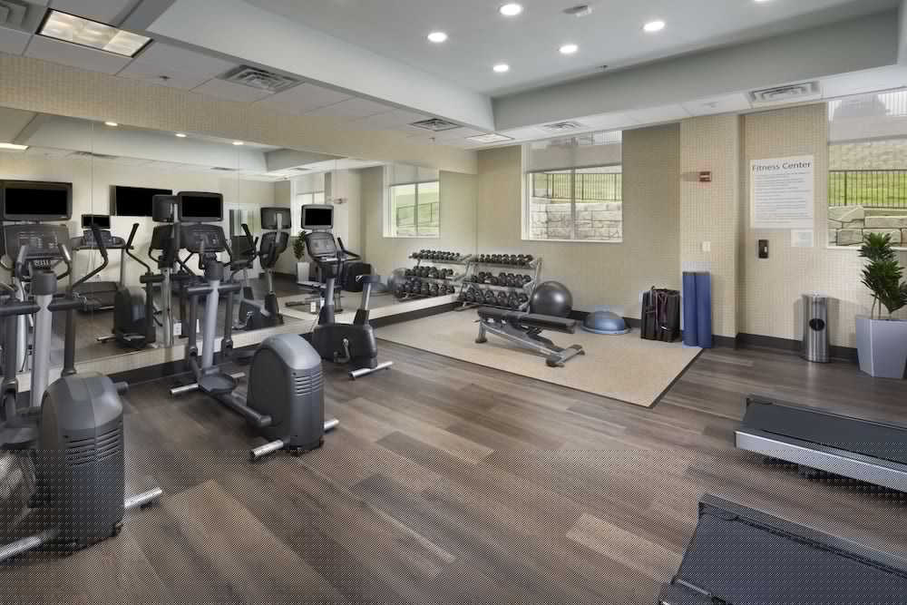 Holiday Inn And Suites Arden Asheville Airport 25/51