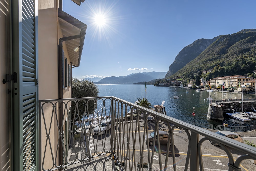 Hotel Du Lac 36/43