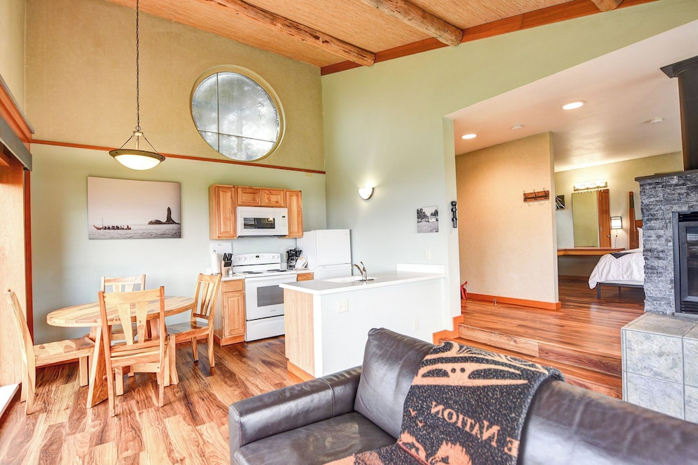 Quileute Oceanside Resort 40/50