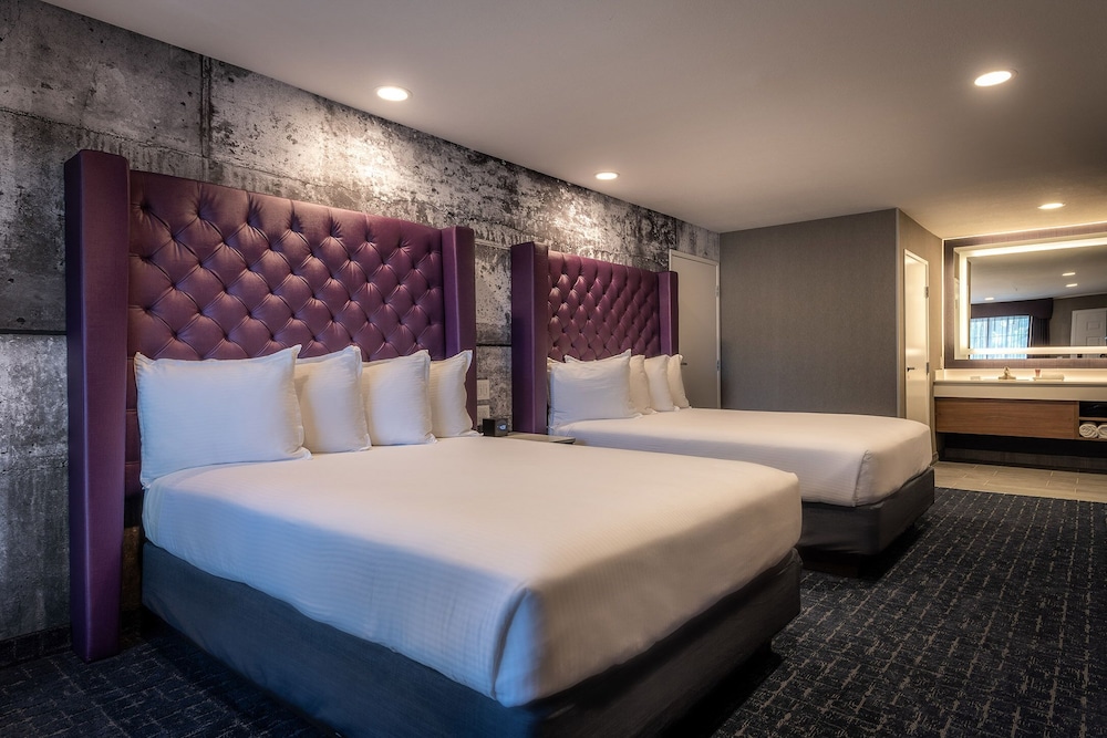 Camelot Inn And Suites 30/62