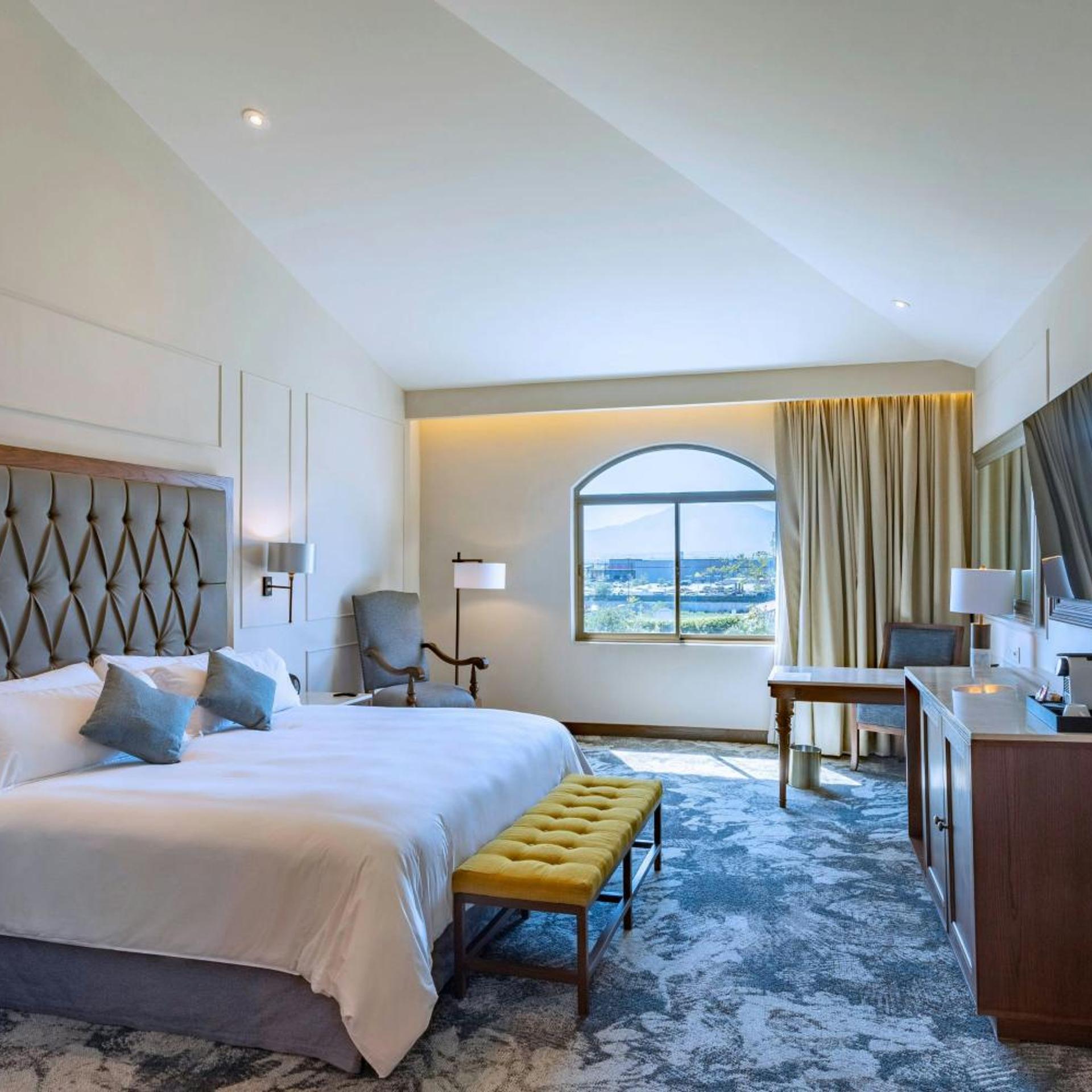 1 Bedroom, Master, Suite, King Bed