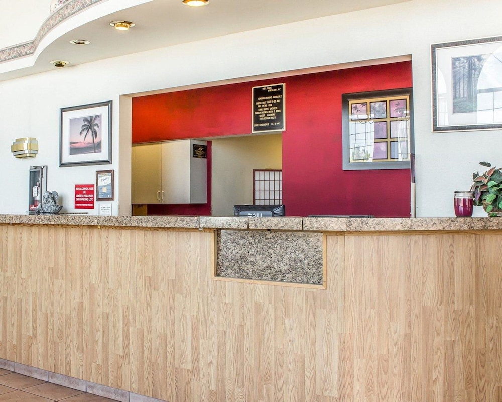 Quality Inn Winslow I-40 1/31