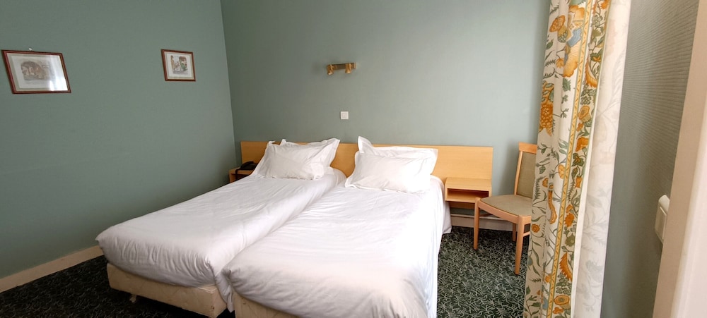 GRAND HOTEL DU HAVRE 11/74